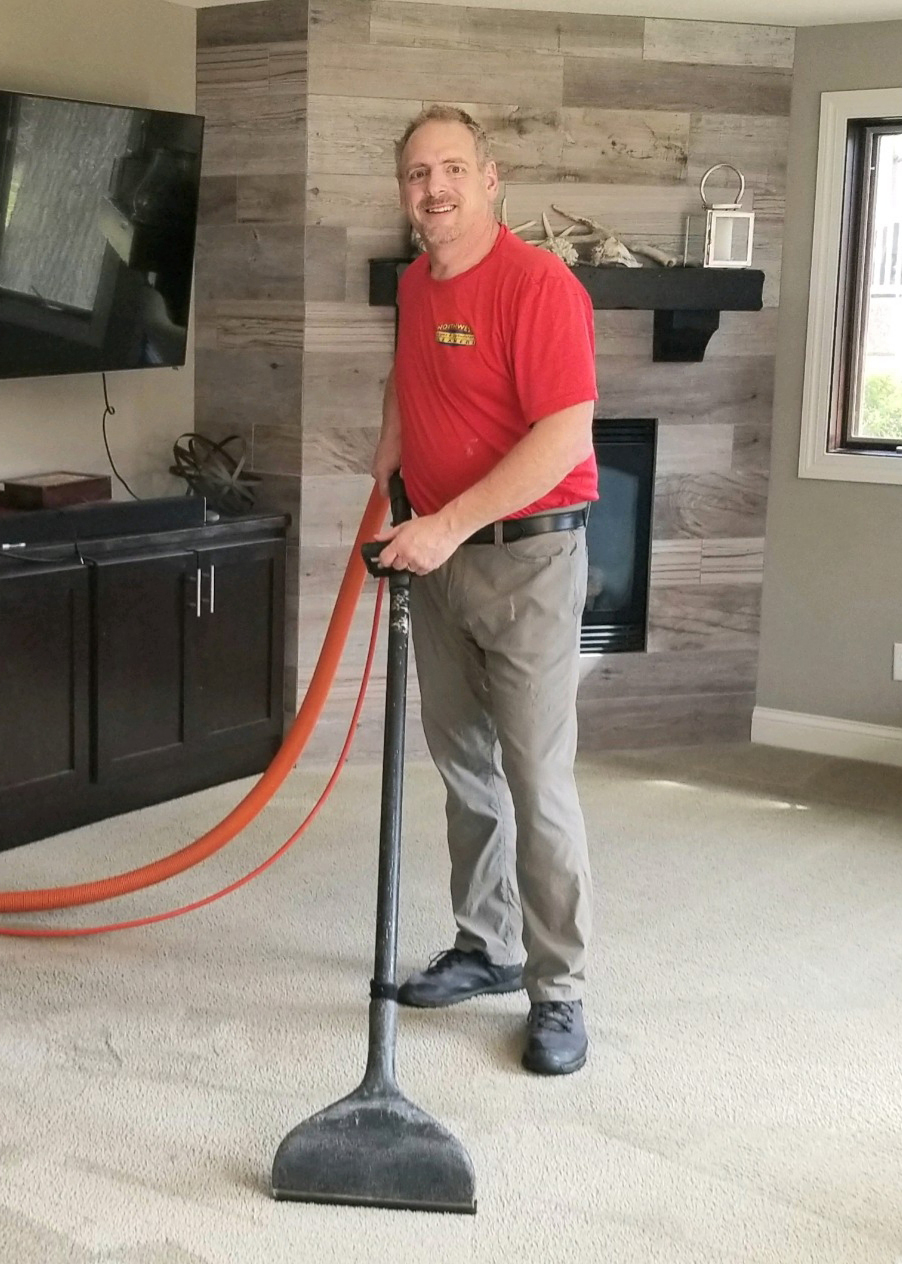 Cleaning carpet with steam cleaner фото 82